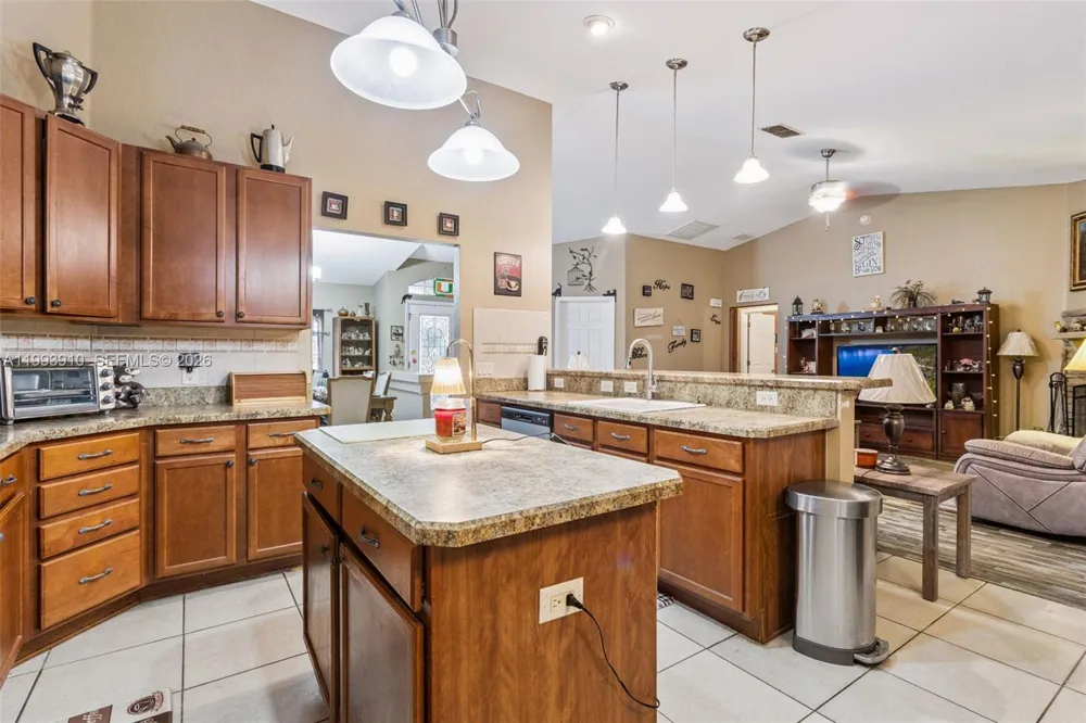 14170 SE 4th St. Williston, FL 32696