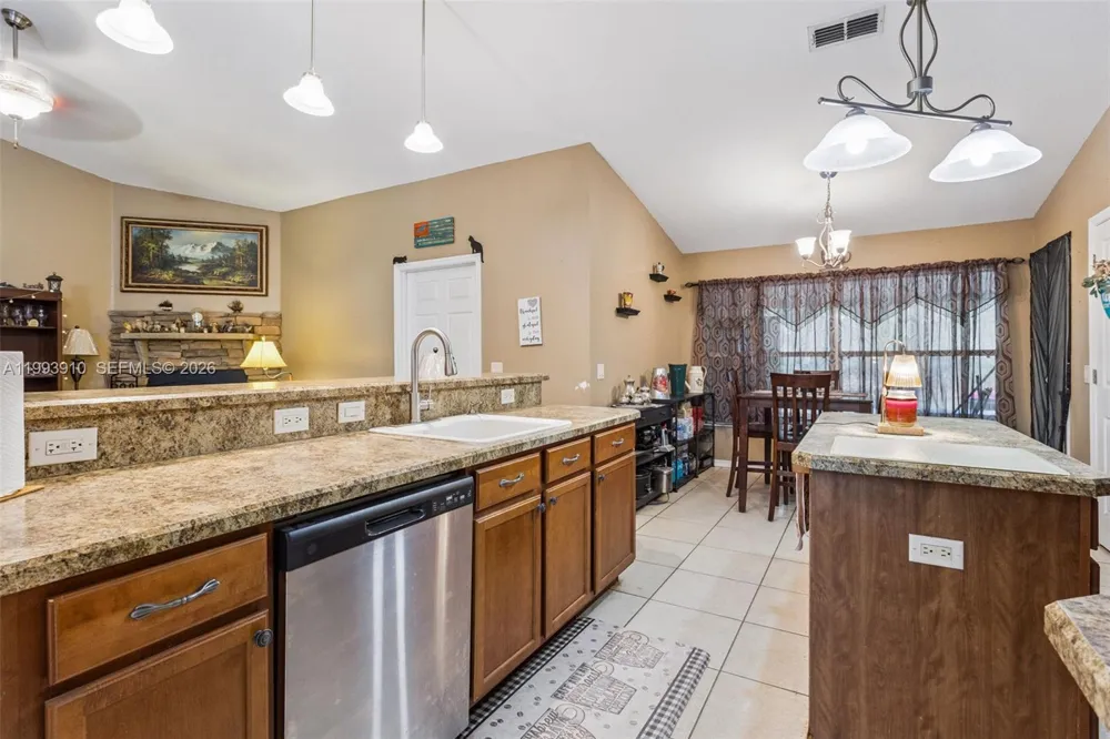 14170 SE 4th St. Williston, FL 32696