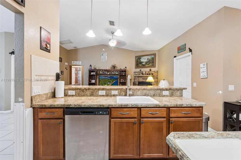 14170 SE 4th St. Williston, FL 32696