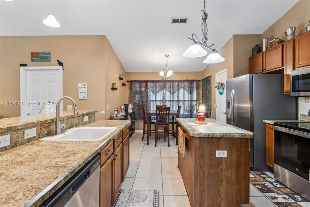 14170 SE 4th St. Williston, FL 32696