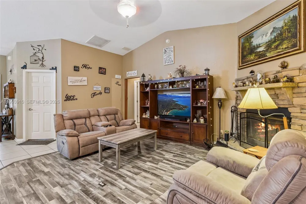 14170 SE 4th St. Williston, FL 32696