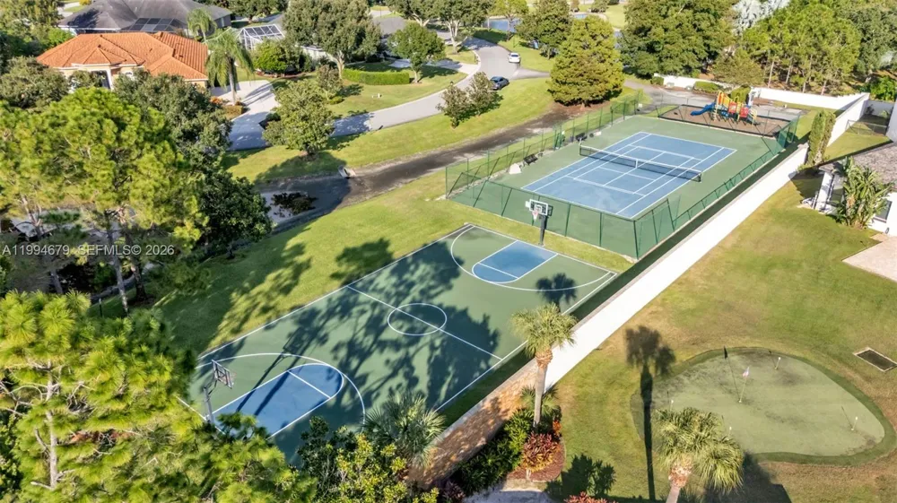 237 Mclean Point Winter Haven, FL 33884