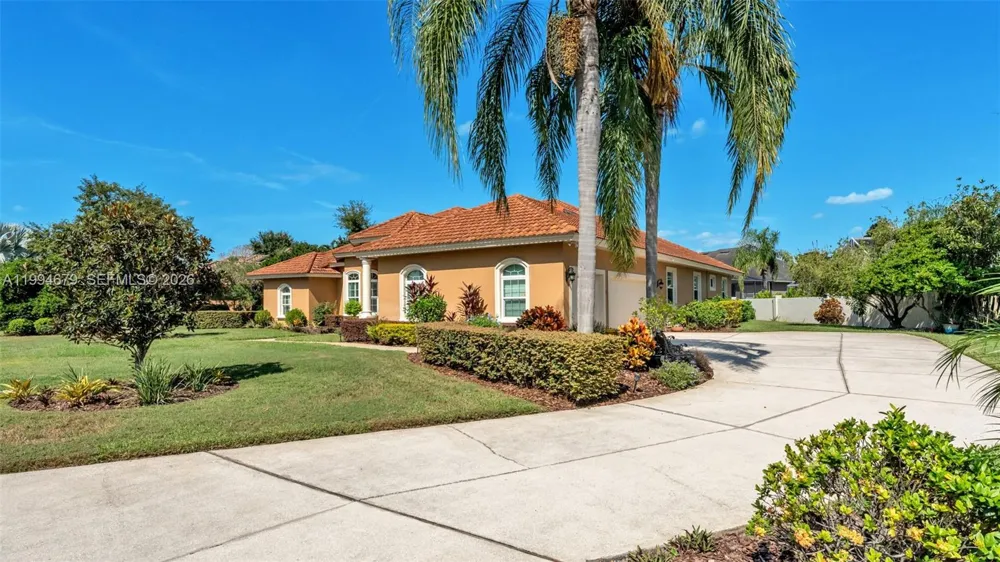 237 Mclean Point Winter Haven, FL 33884