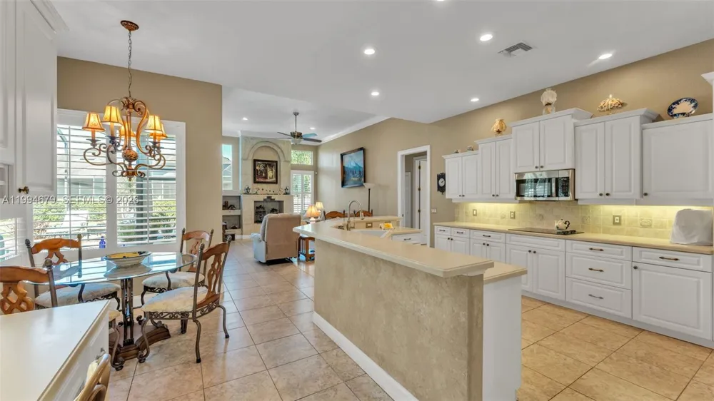 237 Mclean Point Winter Haven, FL 33884