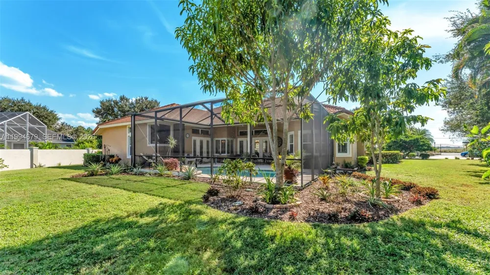 237 Mclean Point Winter Haven, FL 33884