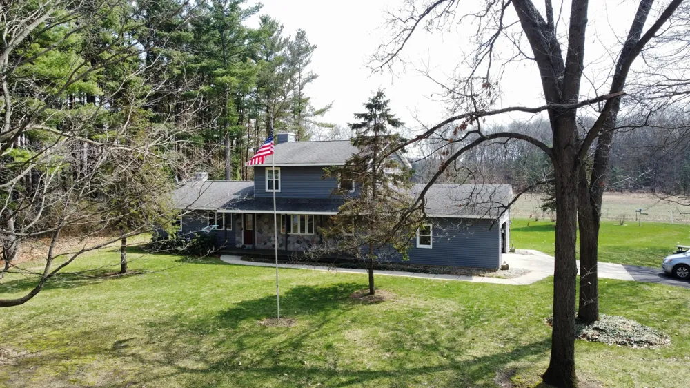26641 60th Avenue Mattawan, MI 49071
