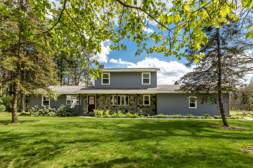 26641 60th Avenue Mattawan, MI 49071