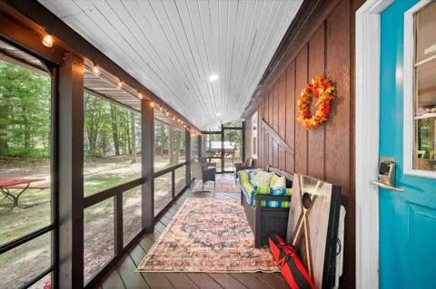 20308 Lakeview Drive