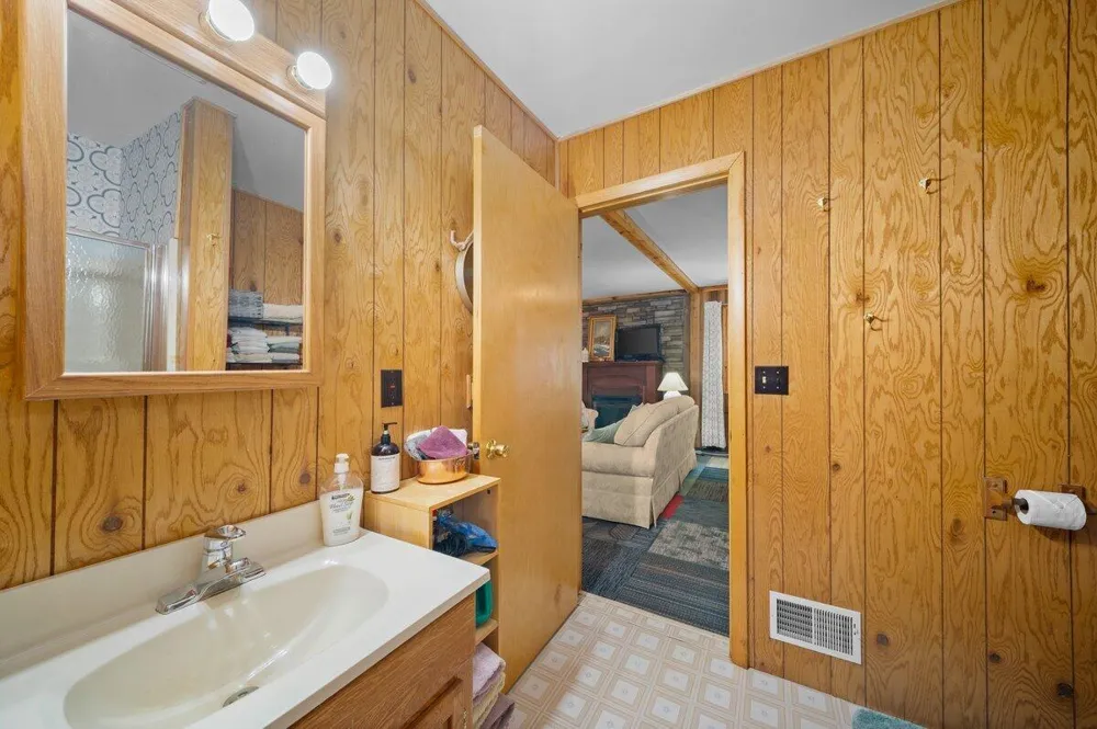 20308 Lakeview Drive Tustin, MI 49688