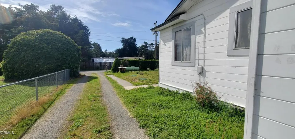 19121 Olsen Lane Fort Bragg, CA 95437