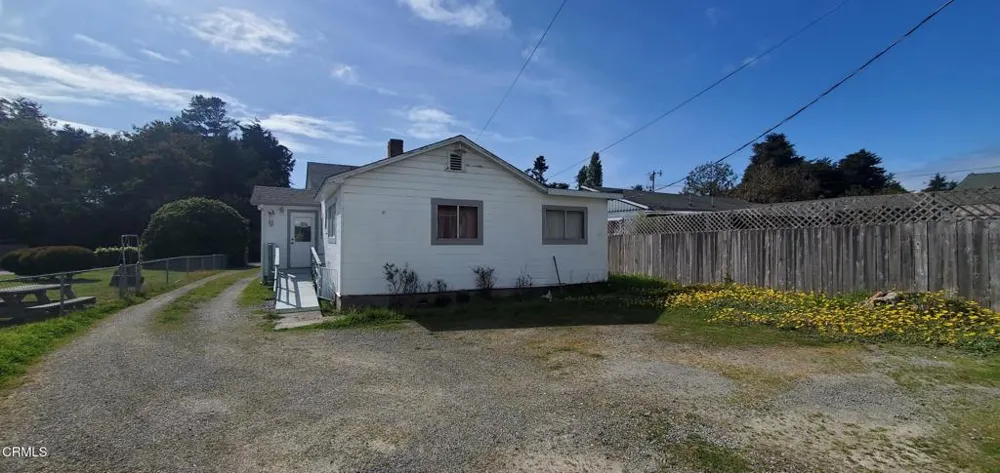 19121 Olsen Lane Fort Bragg, CA 95437