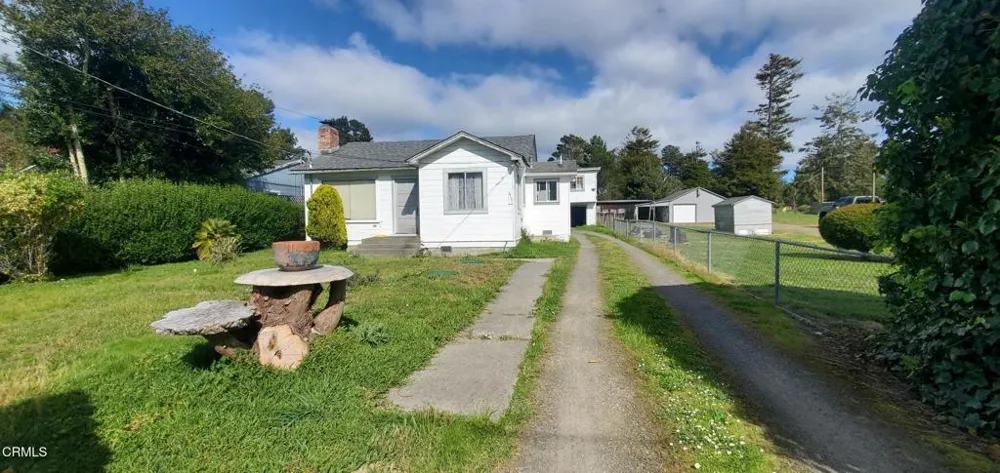 19121 Olsen Lane Fort Bragg, CA 95437