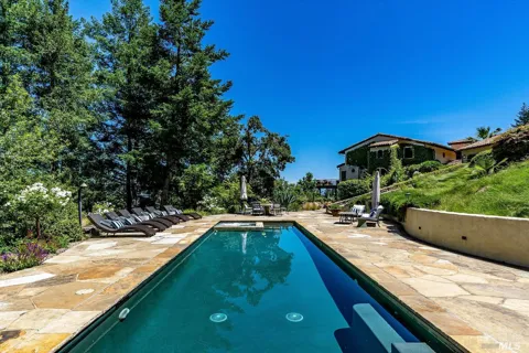 1315 Crestmont Drive