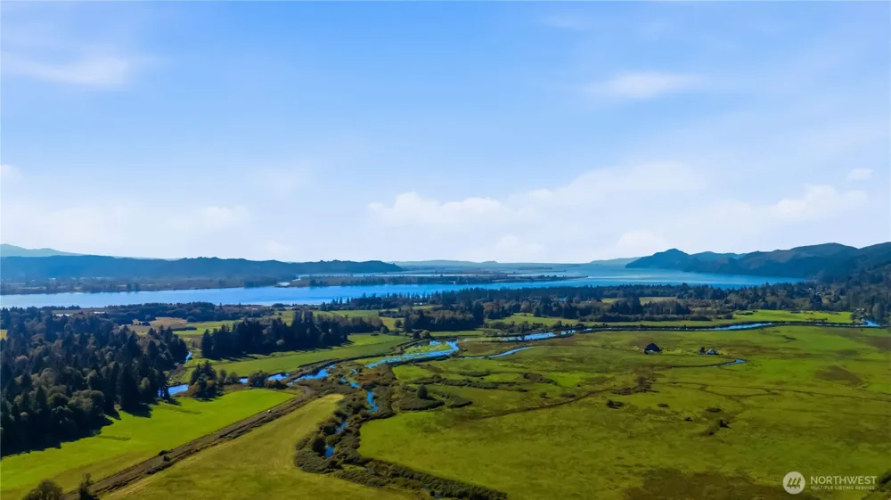 58 Alger Creek Heights Road Cathlamet, WA 98612