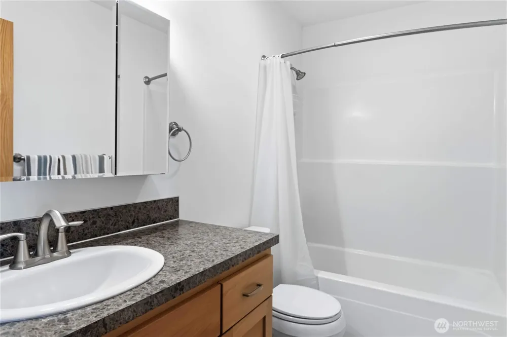 58 Alger Creek Heights Road Cathlamet, WA 98612