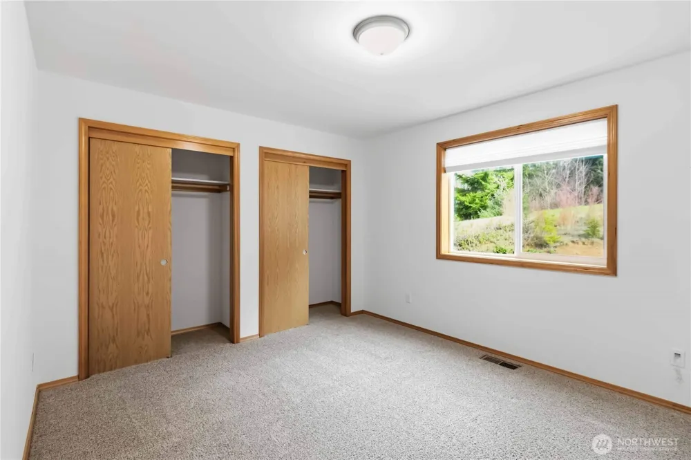 58 Alger Creek Heights Road Cathlamet, WA 98612