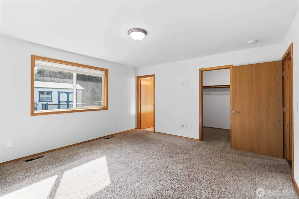 58 Alger Creek Heights Road Cathlamet, WA 98612