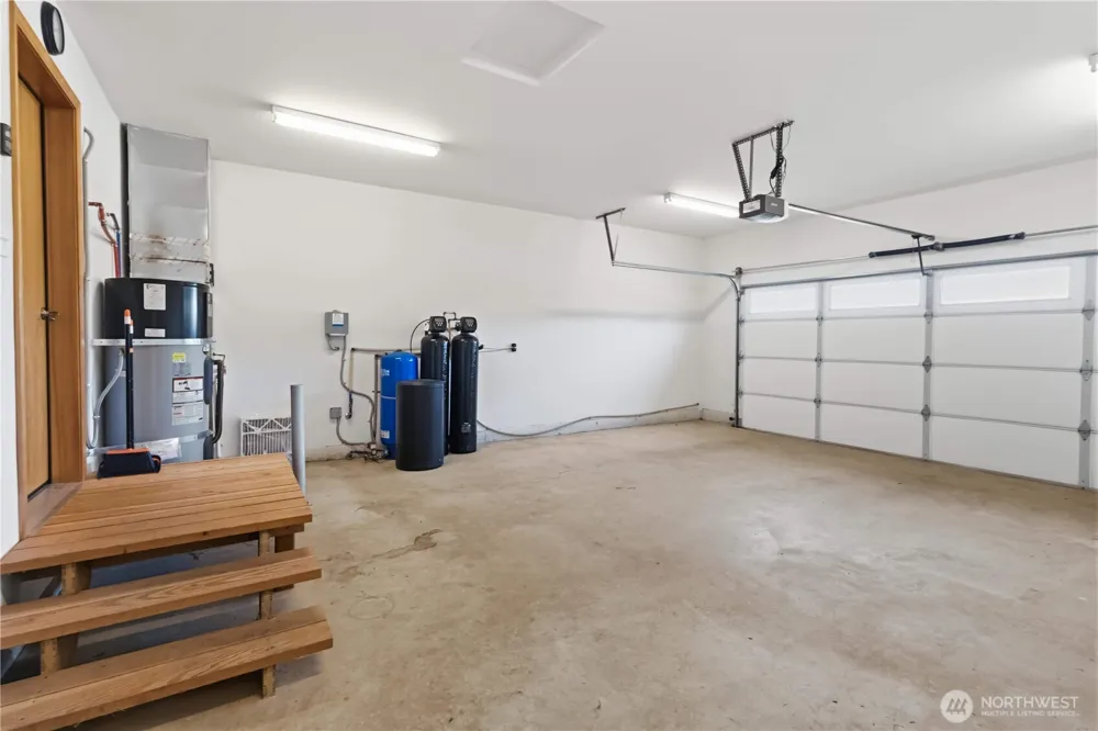 58 Alger Creek Heights Road Cathlamet, WA 98612