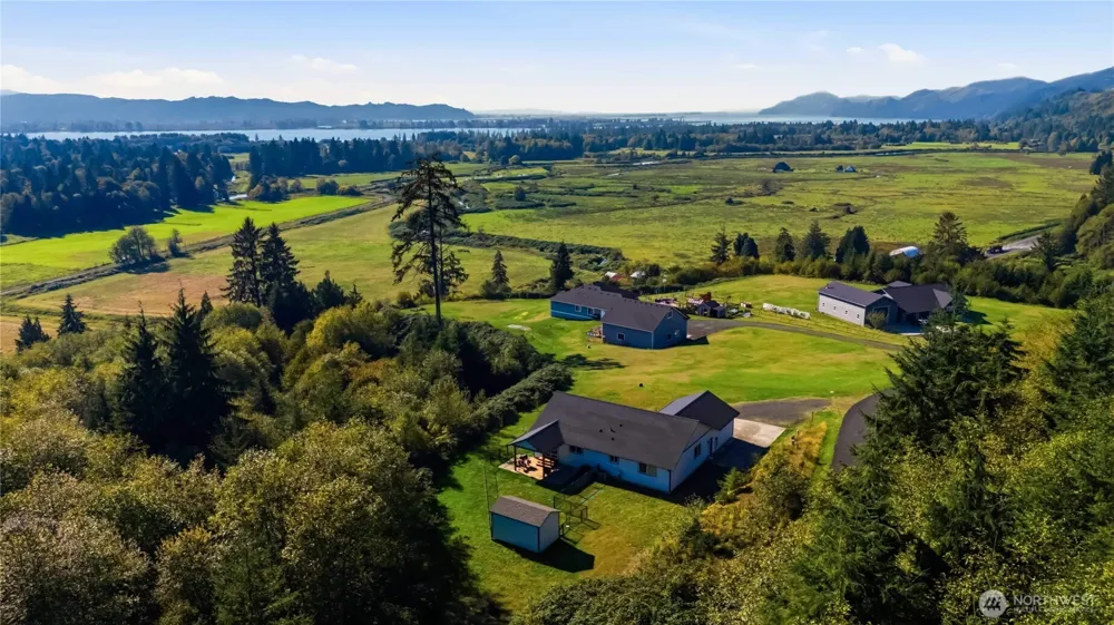 58 Alger Creek Heights Road Cathlamet, WA 98612