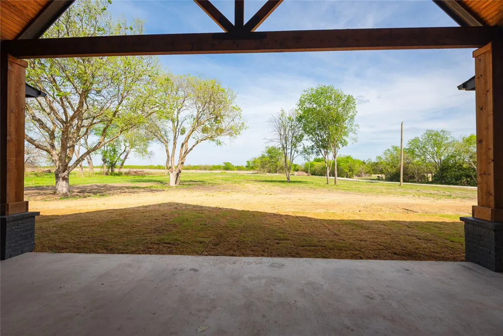 4863 County Road 1098 Celeste, TX 75423