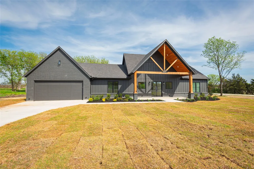 4863 County Road 1098 Celeste, TX 75423
