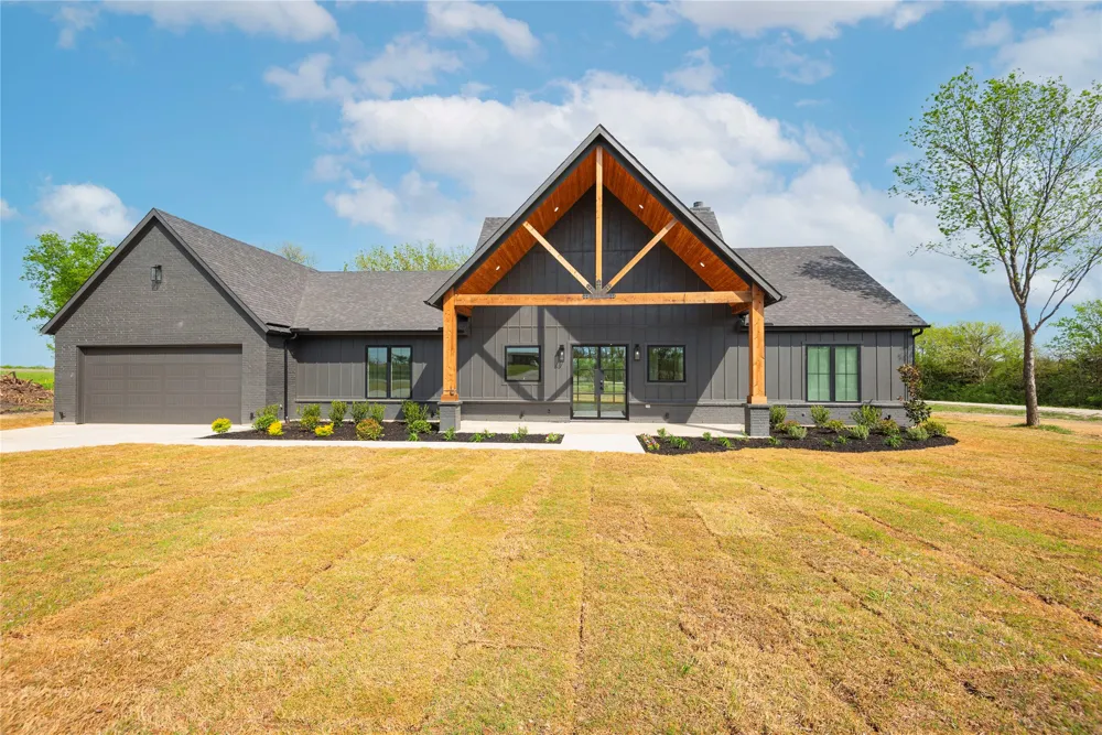 4863 County Road 1098 Celeste, TX 75423