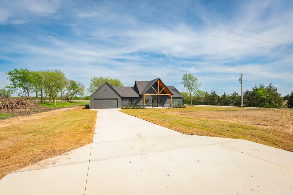 4863 County Road 1098 Celeste, TX 75423