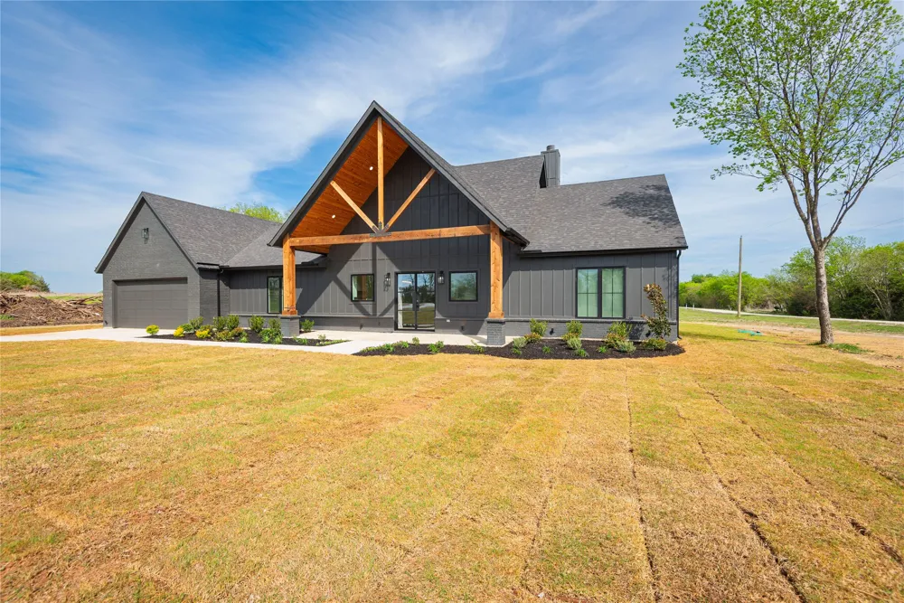 4863 County Road 1098 Celeste, TX 75423