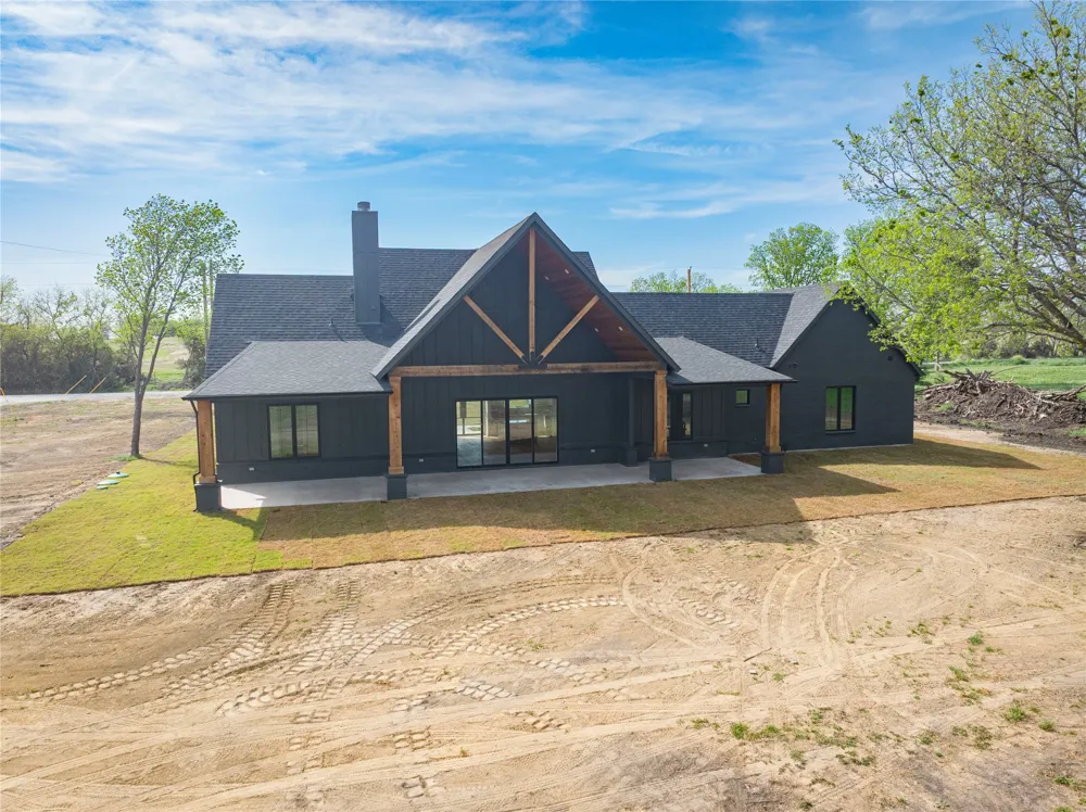 4863 County Road 1098 Celeste, TX 75423