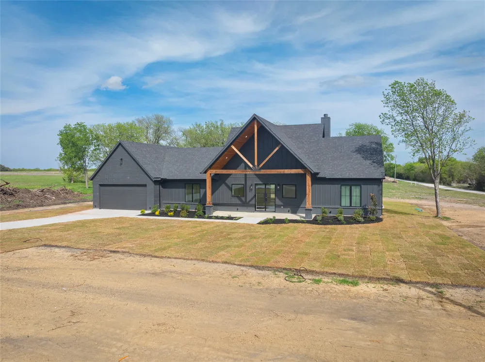 4863 County Road 1098 Celeste, TX 75423