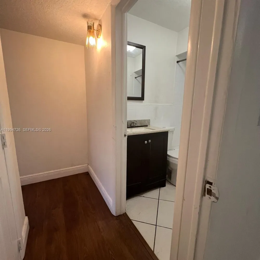 109 SW 1st Ave Hallandale Beach, FL 33009