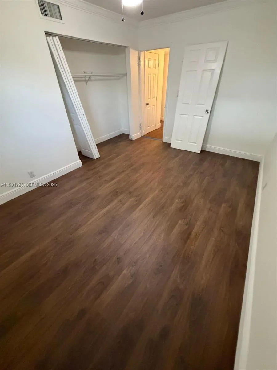 109 SW 1st Ave Hallandale Beach, FL 33009