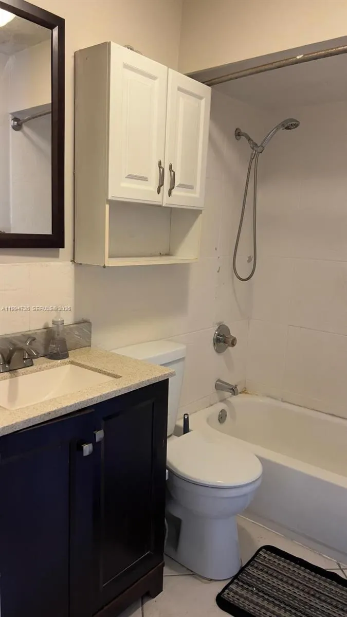109 SW 1st Ave Hallandale Beach, FL 33009