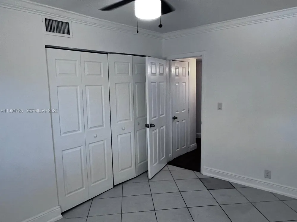 109 SW 1st Ave Hallandale Beach, FL 33009