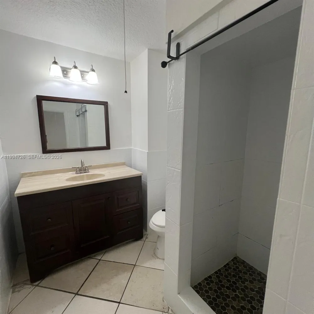 109 SW 1st Ave Hallandale Beach, FL 33009