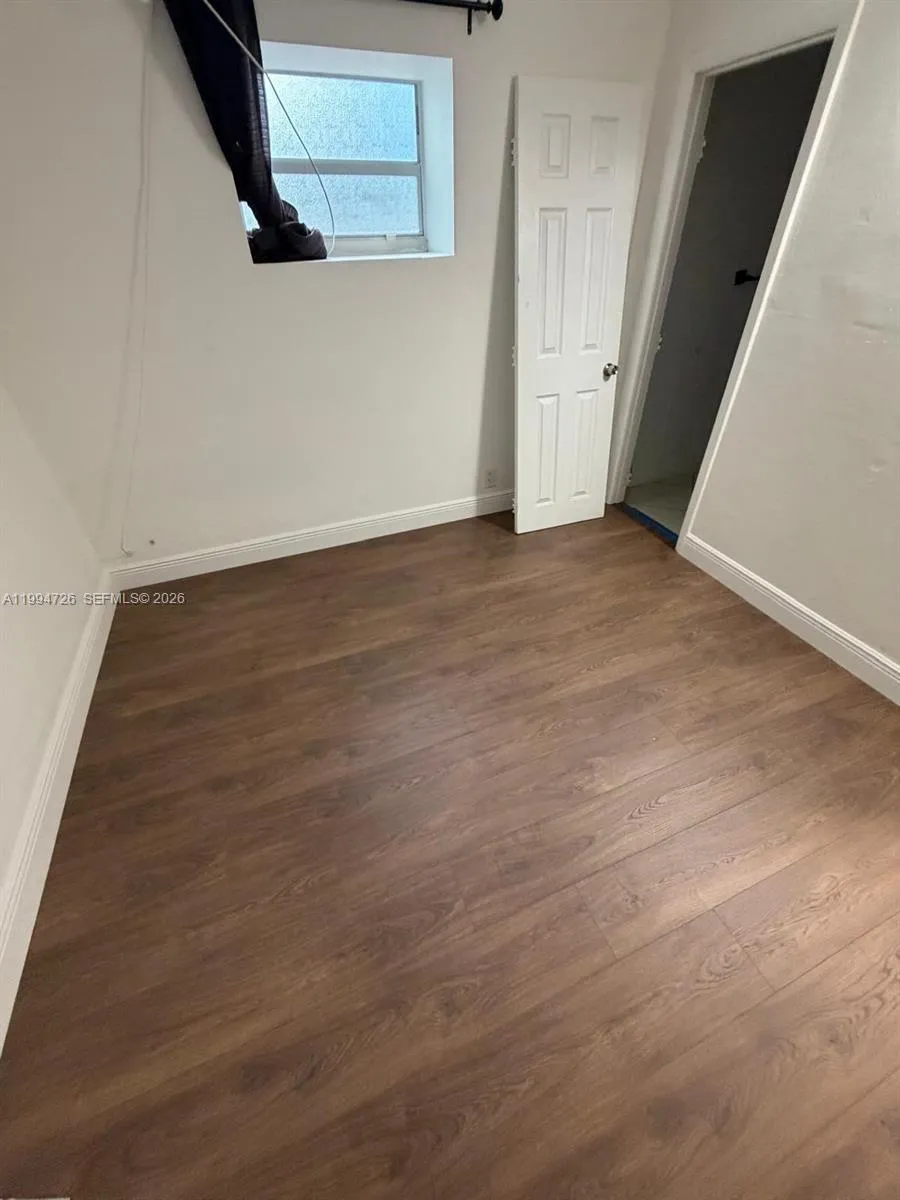 109 SW 1st Ave Hallandale Beach, FL 33009