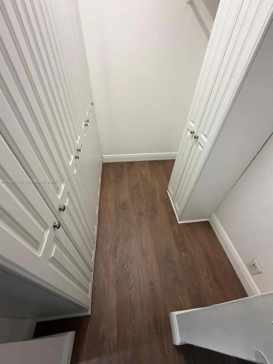 109 SW 1st Ave Hallandale Beach, FL 33009