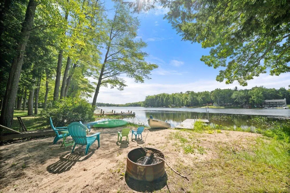 20308 Lakeview Drive Burdell Township, MI 49688