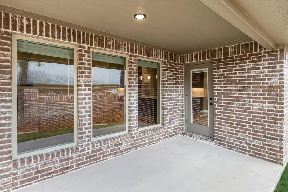 2309 Legacy Oaks Lane Bedford, TX 76021