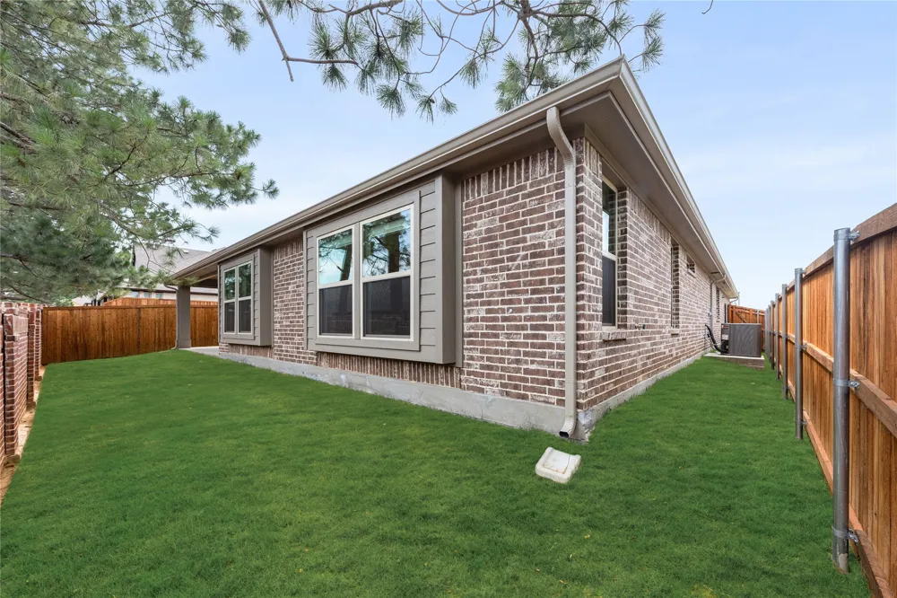 2309 Legacy Oaks Lane Bedford, TX 76021
