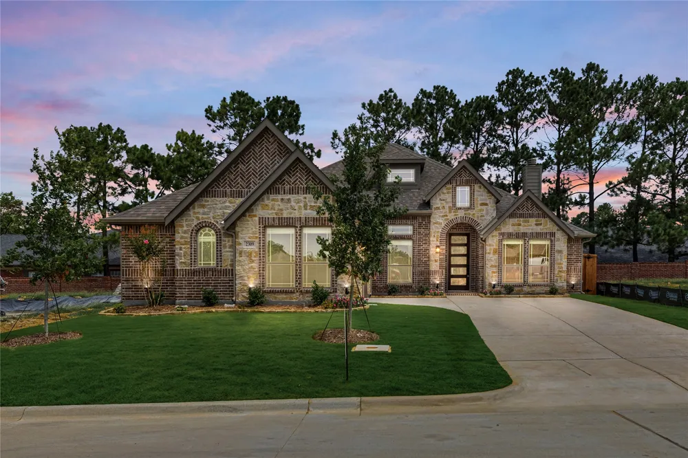 2309 Legacy Oaks Lane Bedford, TX 76021