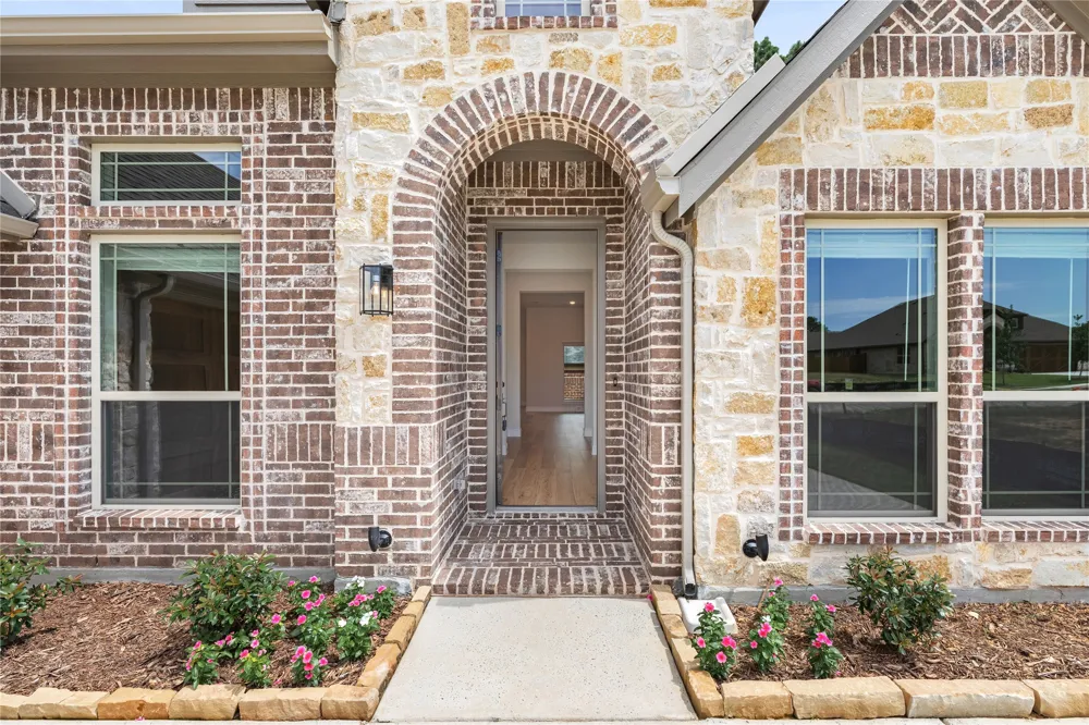 2309 Legacy Oaks Lane Bedford, TX 76021