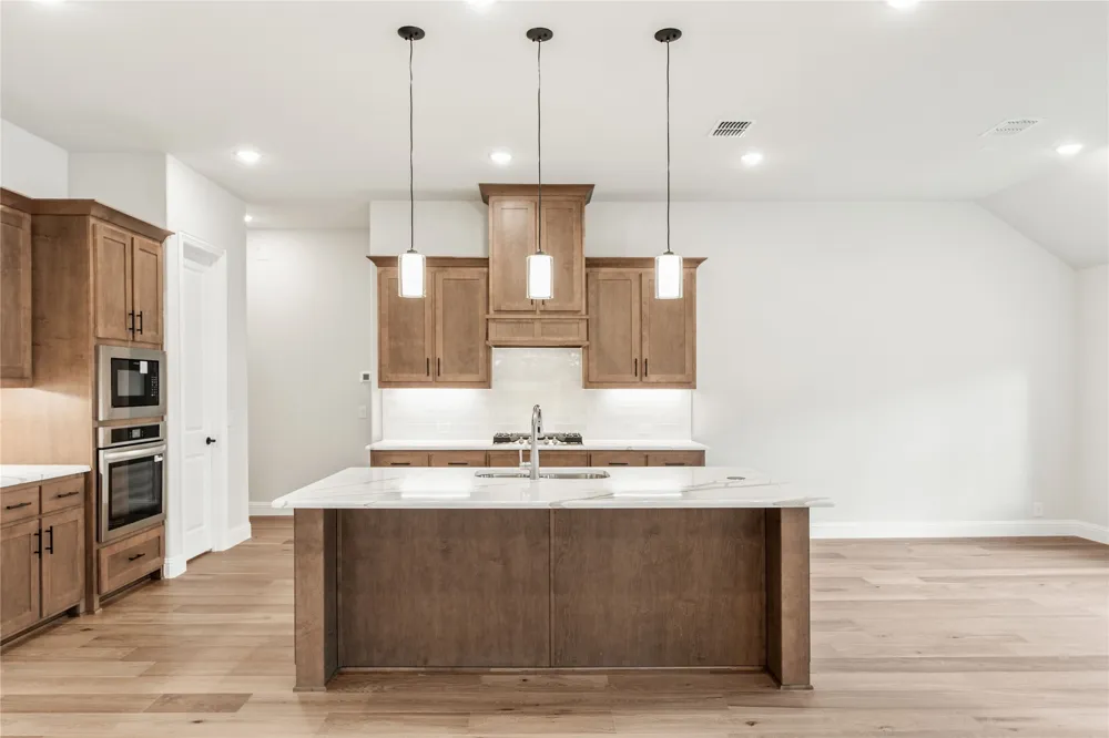 2309 Legacy Oaks Lane Bedford, TX 76021
