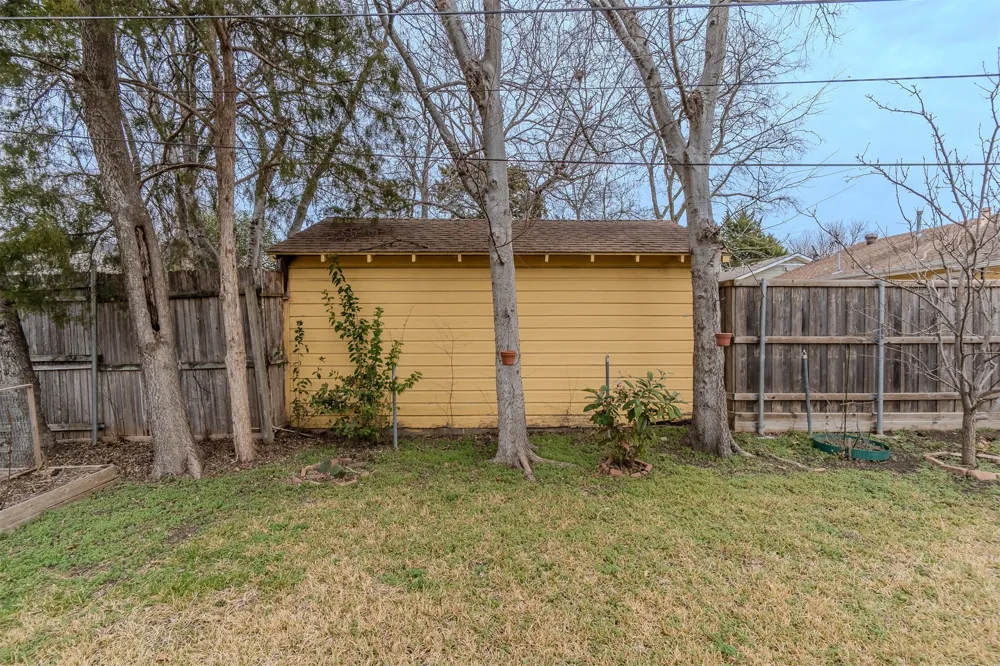 8927 Diceman Drive Dallas, TX 75218