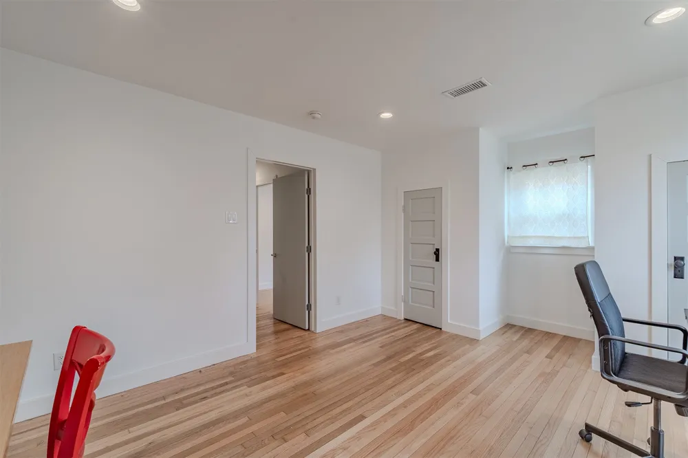 8927 Diceman Drive Dallas, TX 75218