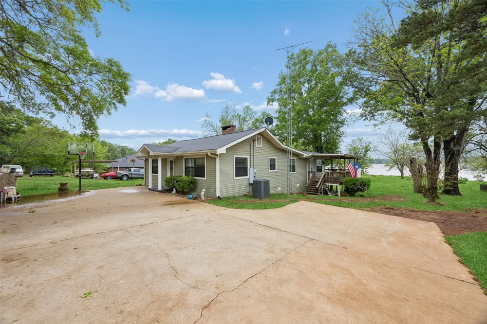 16340 County Road 4256 S Henderson, TX 75654