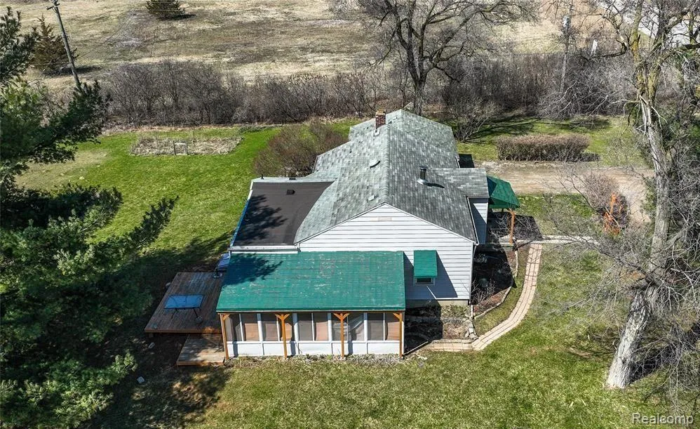 50285 7 Mile Road Northville Township, MI 48167