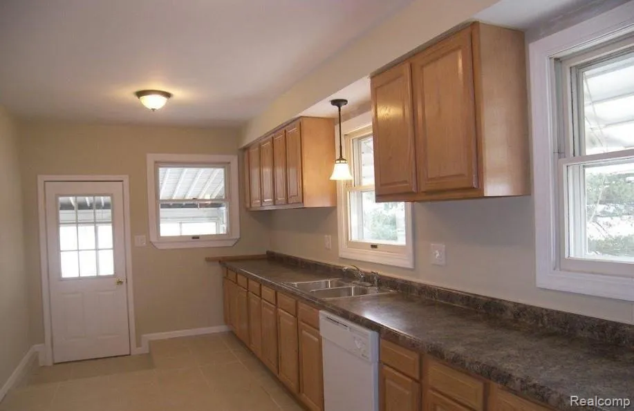 50285 7 Mile Road Northville Township, MI 48167