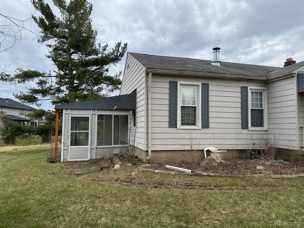 50285 7 Mile Road Northville Township, MI 48167