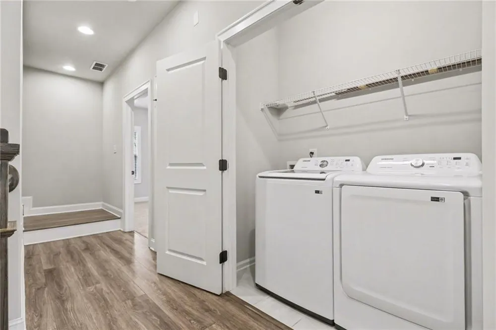 4007 Vickery Glen Roswell, GA 30075